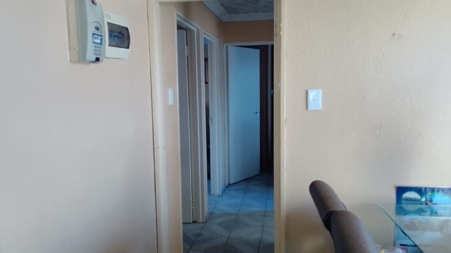 To Let 1 Bedroom Property for Rent in Tlhabane West North West